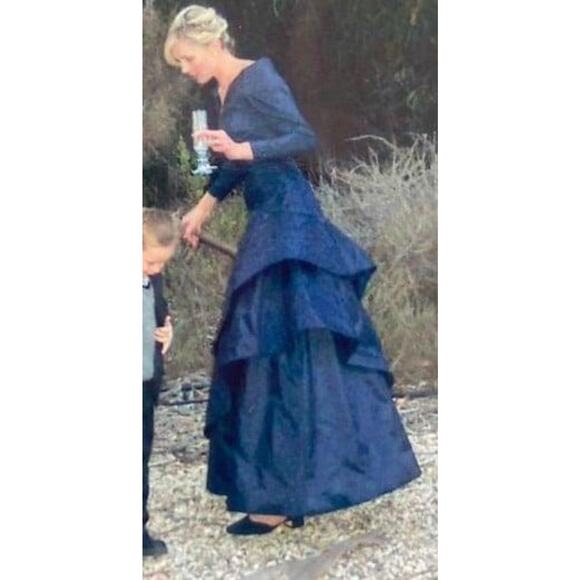 Scaasi Boutique Evening Gown
Vintage. Gorgeous Blue!! - Picture 8 of 12